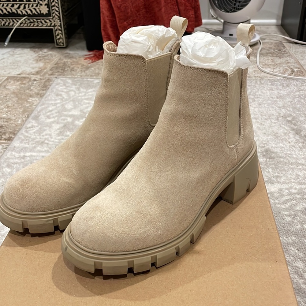 Steve Madden suede boots